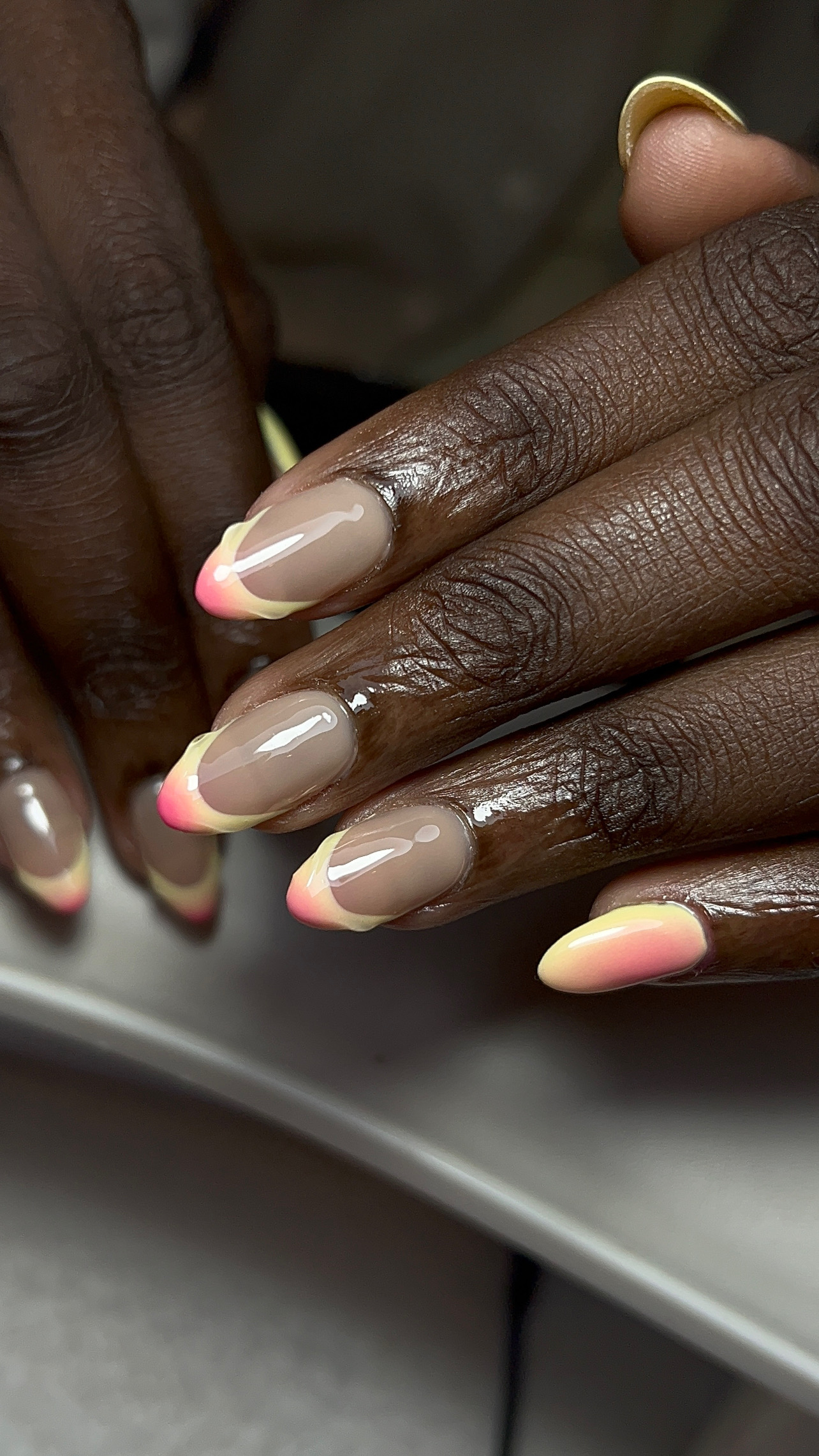 Nail art géométrique moderne