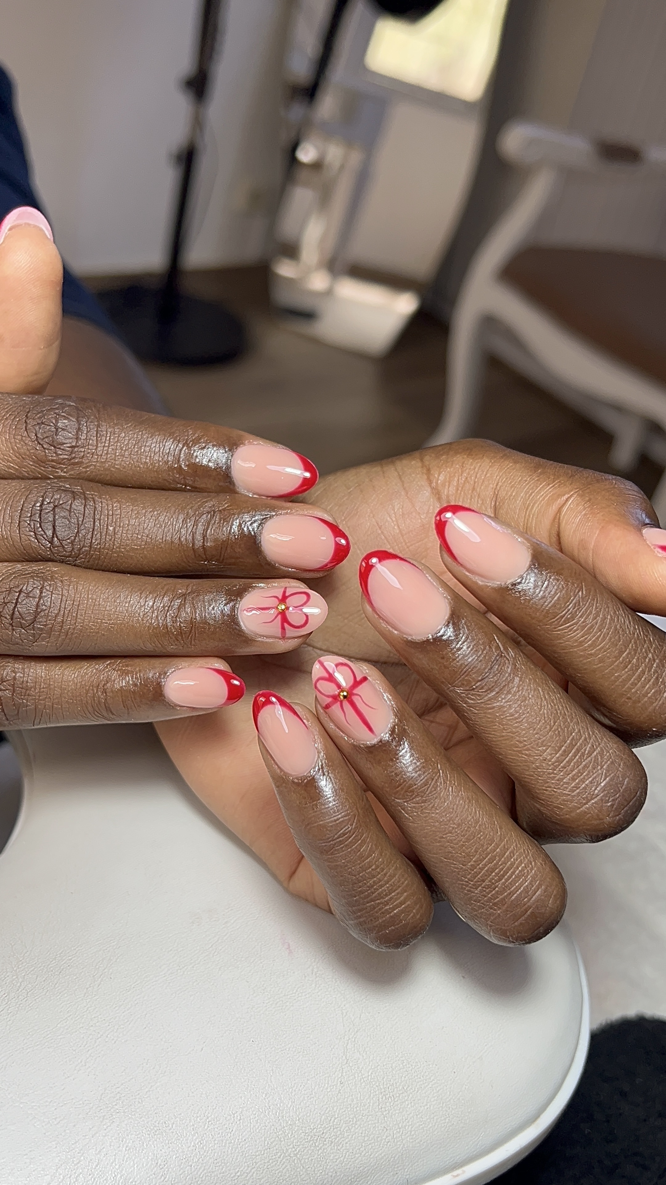 Nail art géométrique moderne