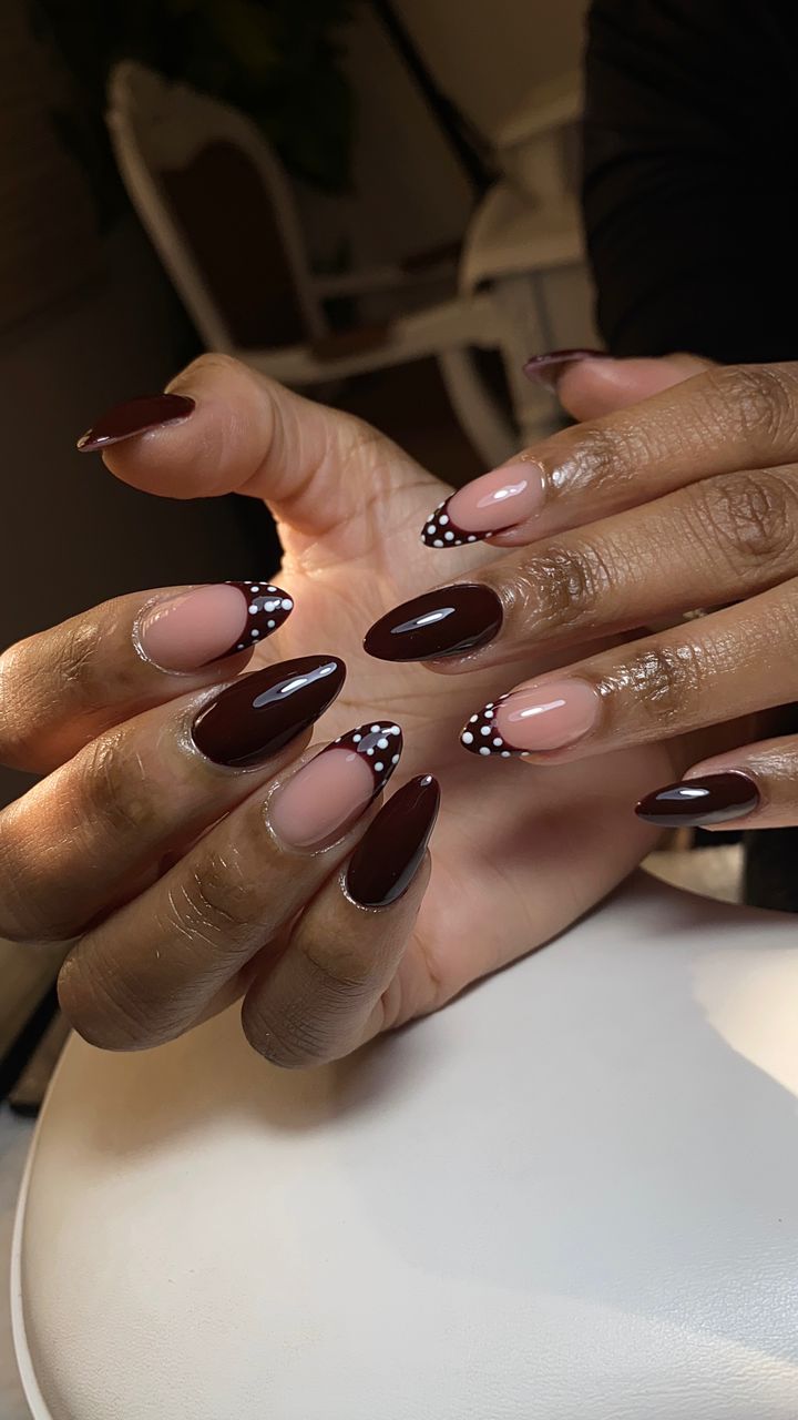 Nail art géométrique moderne